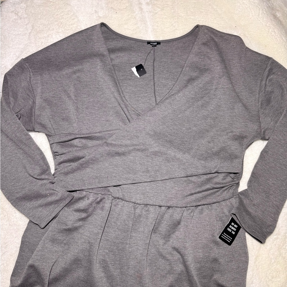 NWT- Express Women’s Luxe Lounge Long Sleeve Surplice Wide Leg Jumpsuit sz XL - Picture 7 of 14